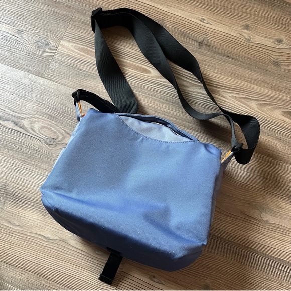 Crumpler Small Messenger DSLR Padded Camera Bag Blue / Orange - Picture 7 of 7